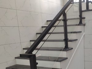 商場樓梯護(hù)欄