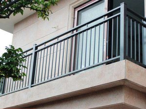 陽臺圍欄多少錢一米？