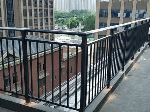 選購陽臺(tái)護(hù)欄有哪些注意事項(xiàng)？