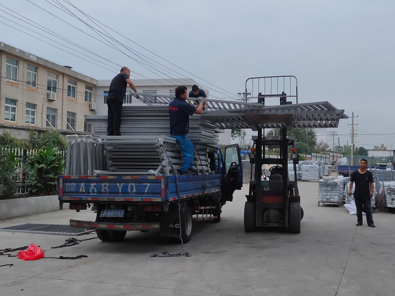 金用護欄2020年9月24日鋅鋼百葉窗發貨！