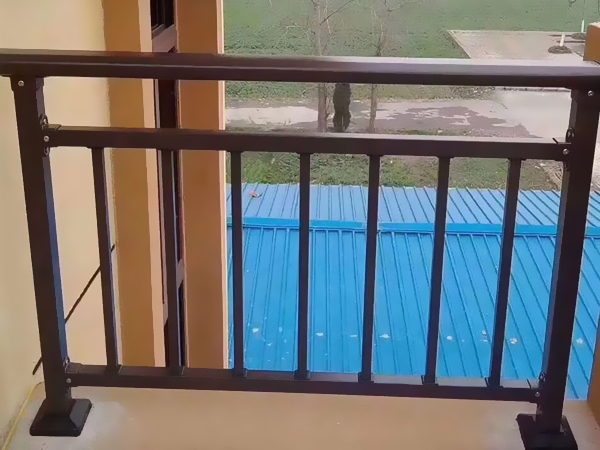 陽臺護欄定制指南