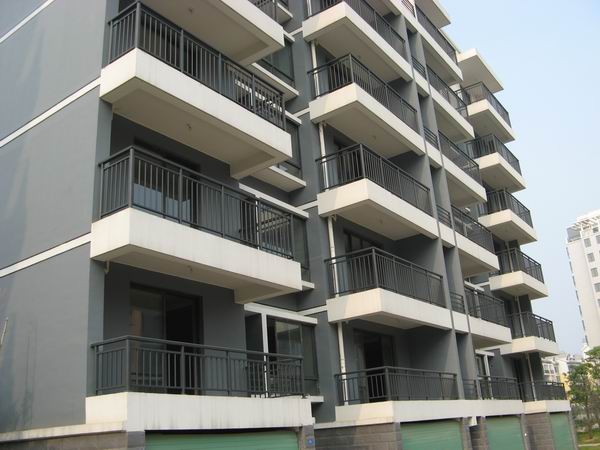 鋅鋼護欄好不好？