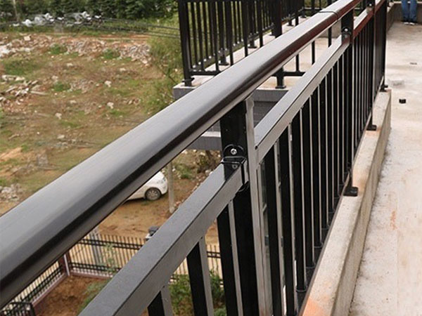 鋅鋼護欄都有哪些優(yōu)勢？