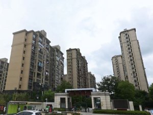 揚州聯發君悅華府小區空調欄桿、樓梯扶手定制