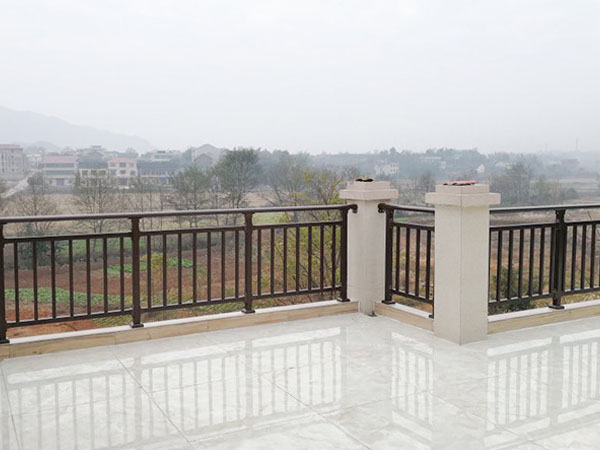 鋅鋼護欄多少錢一米？