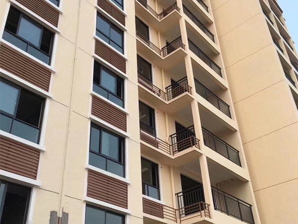 百葉窗哪種材料做的比較便宜？