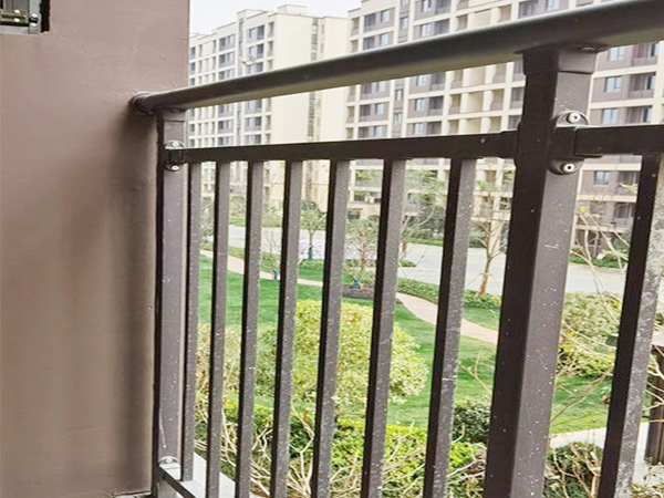 陽臺護欄在哪家定做最便宜？