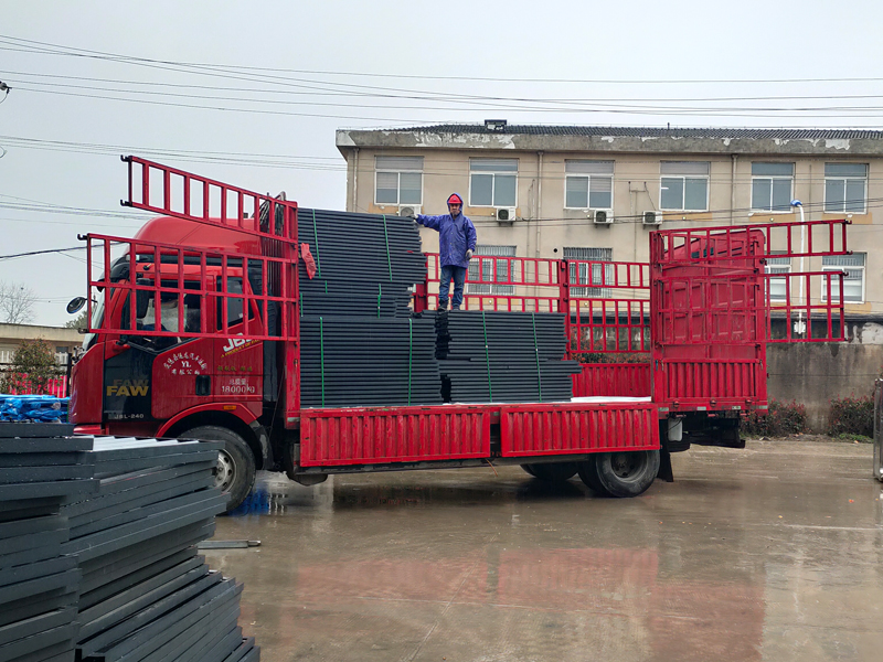 金用護欄2021年3月15日鋁合金百葉窗發貨！