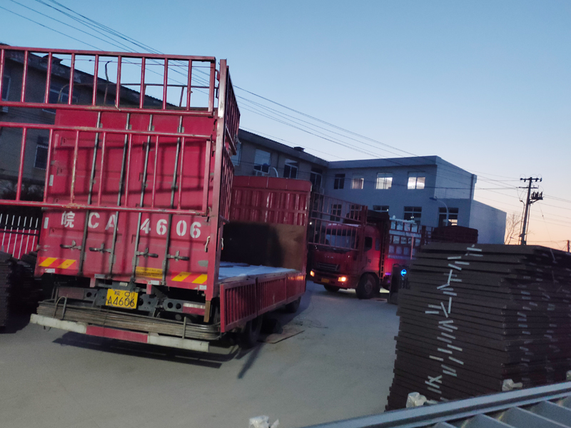 金用護欄2021年3月22日鋁合金百葉窗發貨！