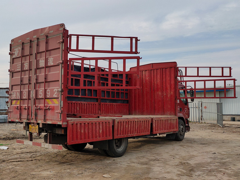 金用護欄2021年4月7日鋅鋼百葉窗發貨！