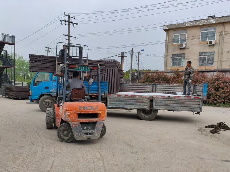 金用護欄2021年4月14日鋁合金百葉窗發貨！