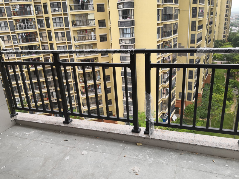 采購(gòu)陽(yáng)臺(tái)護(hù)欄，這三個(gè)小細(xì)節(jié)一定要了解！