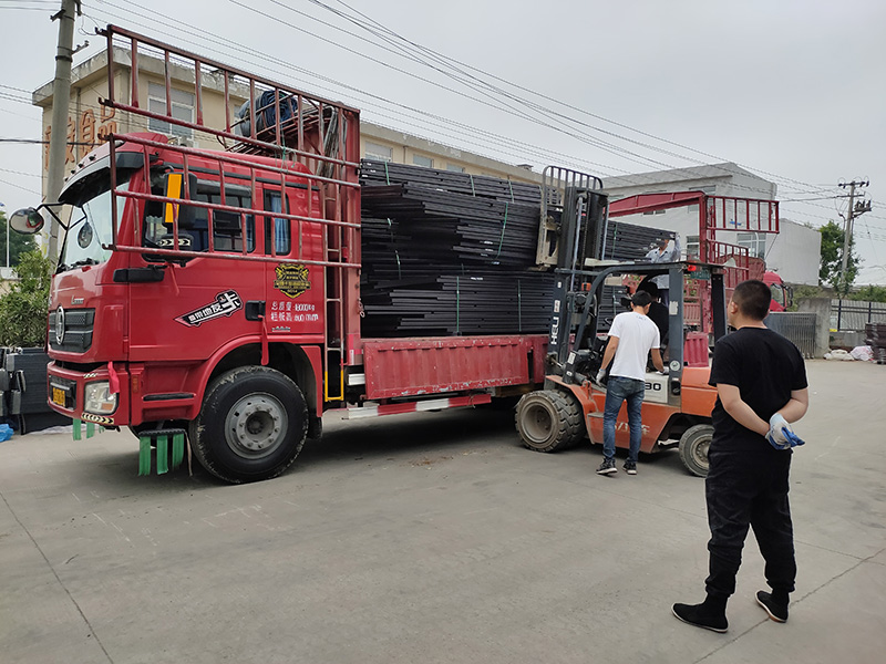 金用護欄2021年5月11日鋅鋼百葉窗發貨！