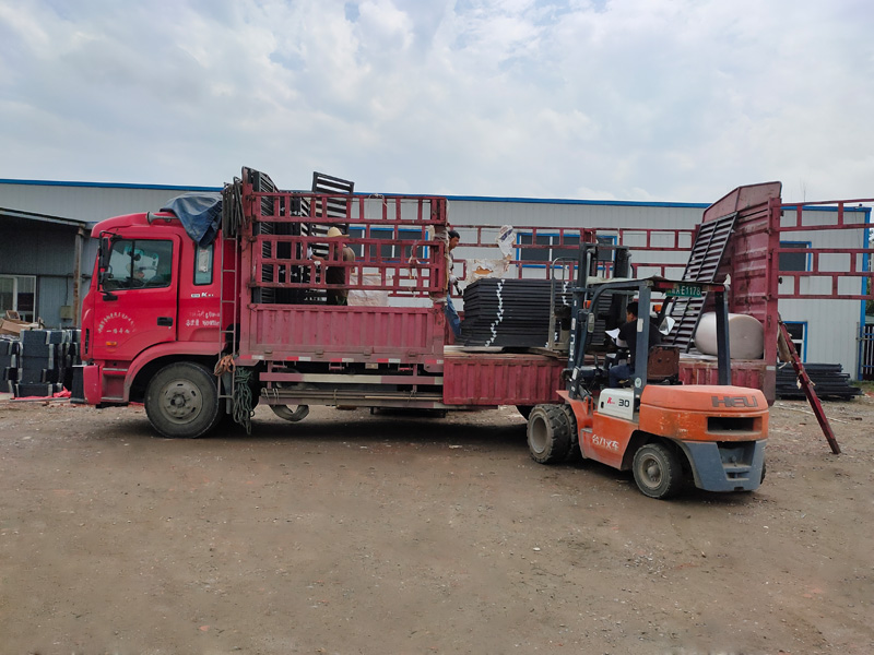 金用護欄2021年5月14日鋅鋼百葉窗發貨！