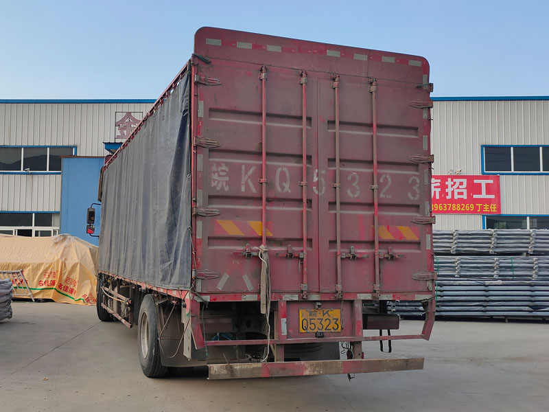  金用護欄2021年7月2日鋅鋼百葉窗發貨！