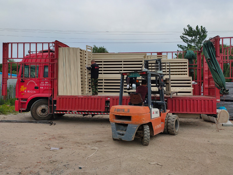 金用護欄2021年7月12日鋅鋼百葉窗發貨！