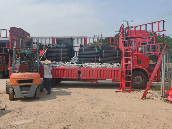 金用護(hù)欄2021年7月15日鋅鋼空調(diào)護(hù)欄發(fā)貨！