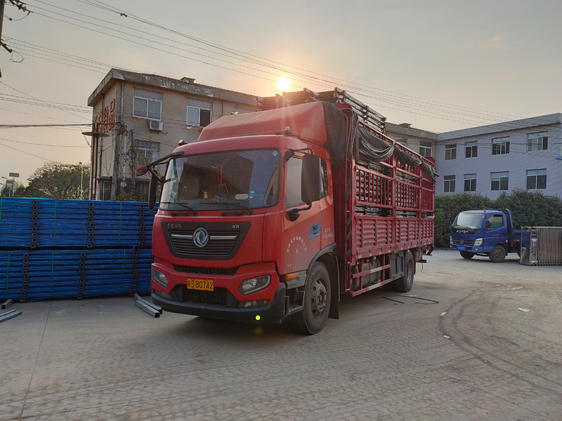 金用護欄2021年10月28日鋅鋼連廊欄桿發貨！