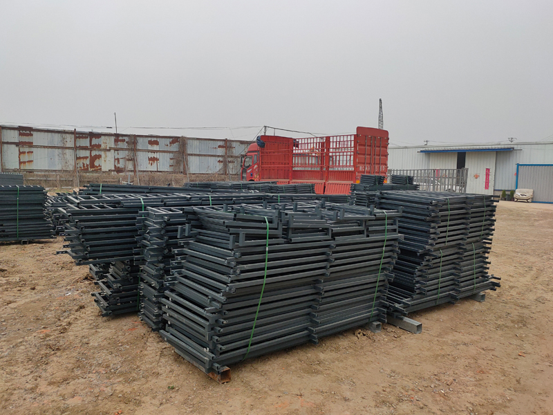 金用護欄2022年3月15日鋅鋼護窗欄桿裝車發貨！