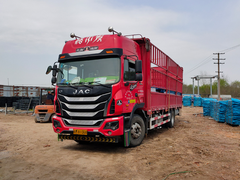 金用護(hù)欄2022年4月1日護(hù)窗欄桿裝車發(fā)貨！