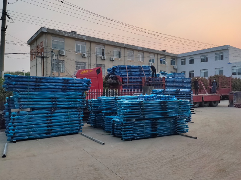 金用護欄2022年4月21日鋅鋼陽臺護欄裝車發(fā)貨！