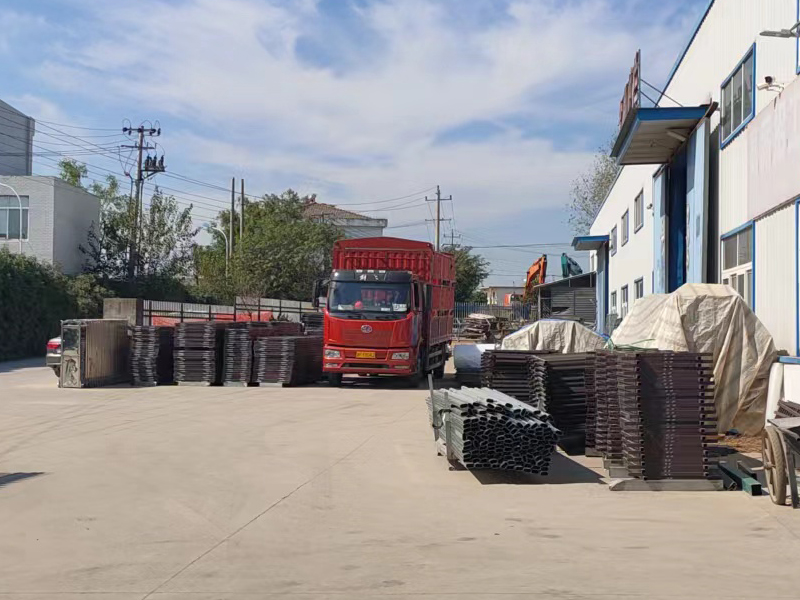 金用護欄2022年10月25日鋁合金百葉窗裝車發貨！