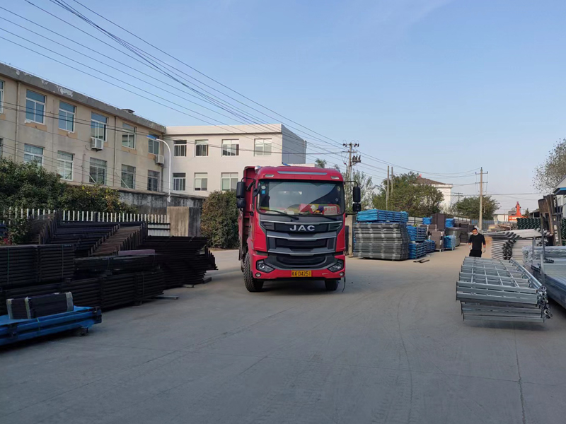 金用護欄2022年11月10日鋅鋼玻璃護欄裝車發(fā)貨! 金用護欄2022年11月10日鋅鋼玻璃護欄裝車發(fā)貨!