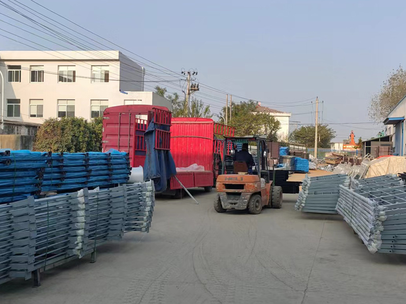 金用護欄2022年11月14日鋅鋼護窗欄桿裝車發貨! 金用護欄2022年11月14日鋅鋼護窗欄桿裝車發貨!