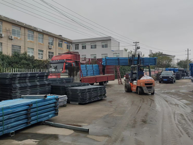 金用護(hù)欄2022年11月25日鋅鋼陽(yáng)臺(tái)護(hù)欄裝車發(fā)貨! 金用護(hù)欄2022年11月25日鋅鋼陽(yáng)臺(tái)護(hù)欄裝車發(fā)貨!