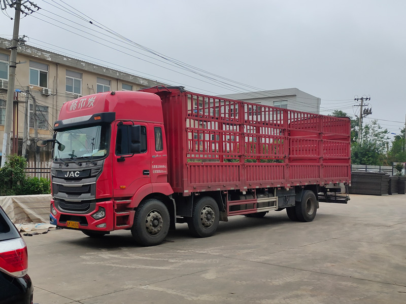 2023年5月29日鋅鋼連廊欄桿裝車發貨！