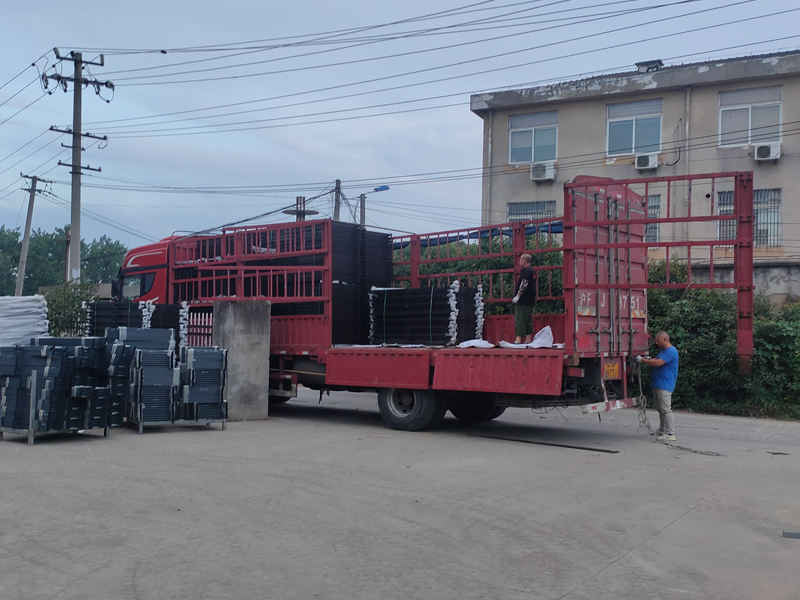 2023年6月19日鋅鋼護窗欄桿裝車發貨！