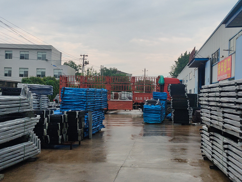 2023年7月7日鋅鋼連廊護欄裝車發貨! 2023年7月7日鋅鋼連廊護欄裝車發貨!