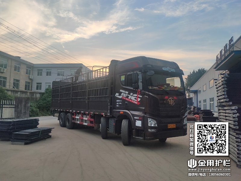 2023年8月15日鋅鋼百葉窗裝車(chē)發(fā)貨! 2023年8月15日鋅鋼百葉窗裝車(chē)發(fā)貨!