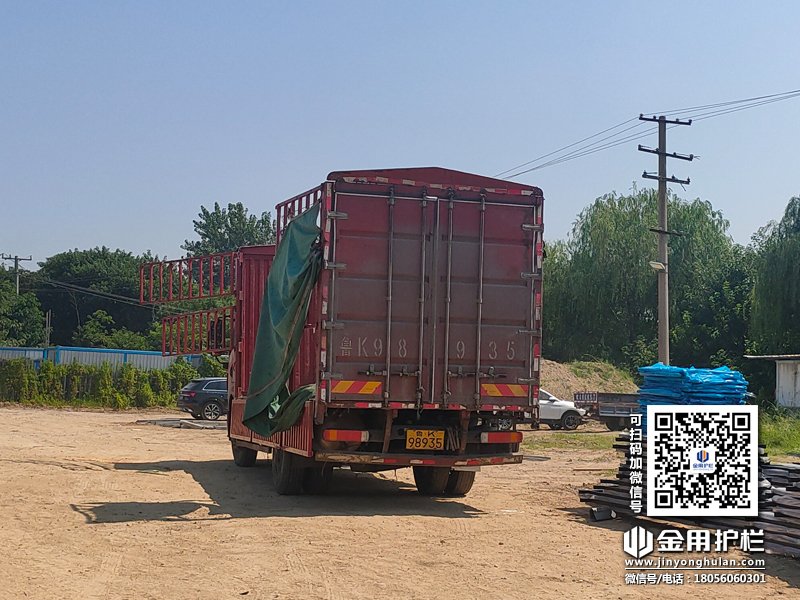 2023年8月16日鋅鋼護窗欄桿裝車發貨！