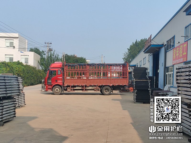 2023年8月19日鋅鋼百葉窗裝車發(fā)貨! 2023年8月19日鋅鋼百葉窗裝車發(fā)貨!