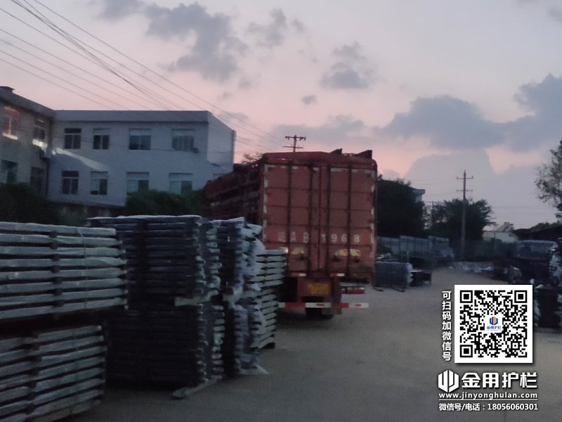 2023年9月16日鋁合金百葉窗裝車發貨! 2023年9月16日鋁合金百葉窗裝車發貨!