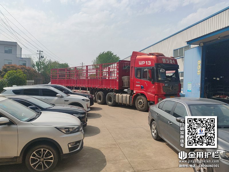 2024年4月15日鋅鋼陽臺護欄裝車發貨！