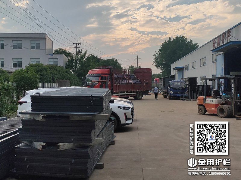 2024年6月1日鋅鋼護窗欄桿裝車發貨! 2024年6月1日鋅鋼護窗欄桿裝車發貨!