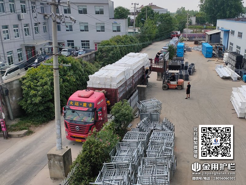 2024年6月14日鋅鋼飄窗欄桿裝車發(fā)貨！