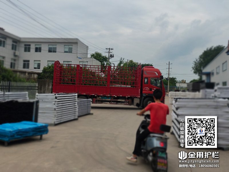 2024年7月9日鋅鋼百葉窗裝車發(fā)貨! 2024年7月9日鋅鋼百葉窗裝車發(fā)貨!