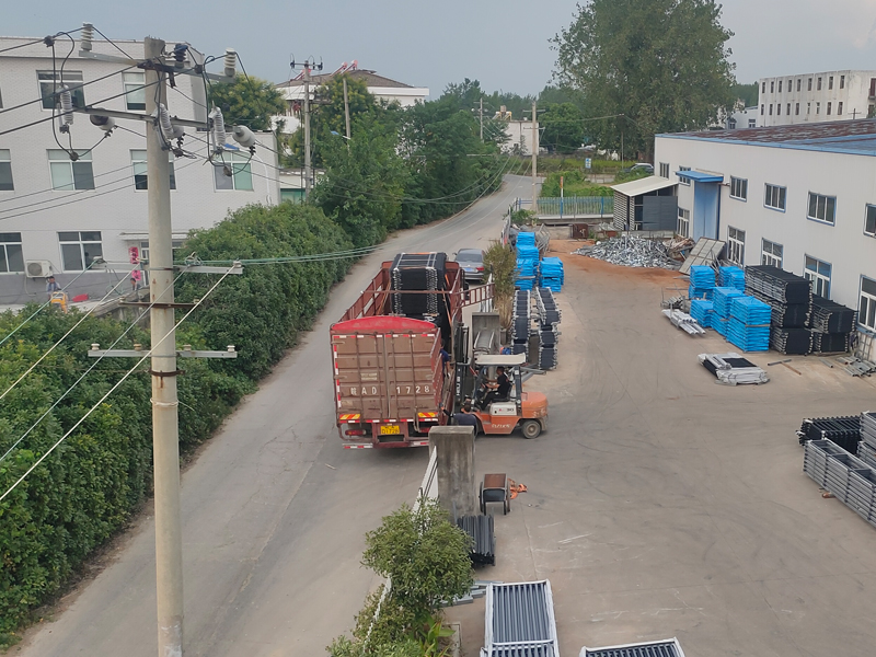 2024年8月7日鋅鋼圍墻護欄裝車發貨！