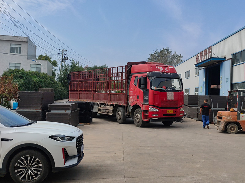 2024年10月10日鋅鋼護窗欄桿裝車發貨！