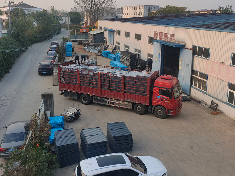 2024年11月5日鋅鋼護窗欄桿裝車發貨！