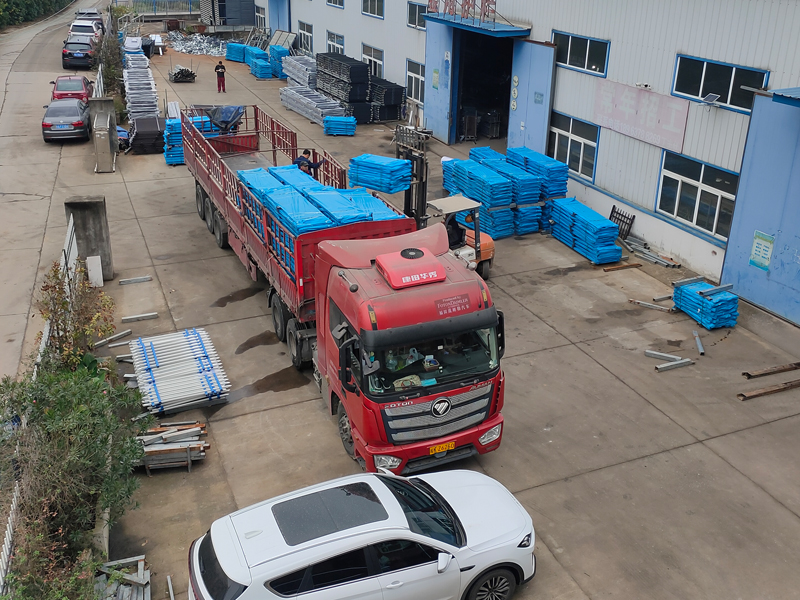 2024年11月21日鋅鋼陽臺護欄裝車發(fā)貨！