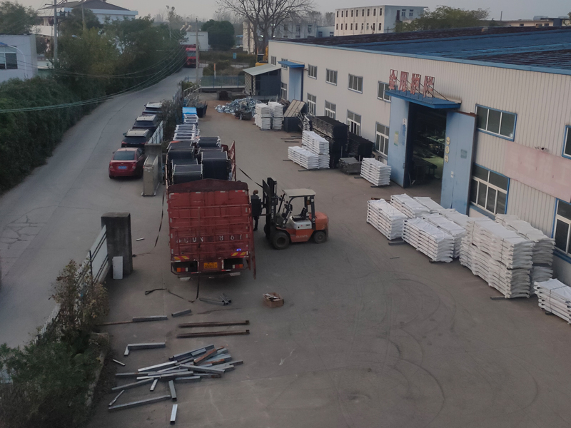 2024年11月23日鋅鋼護窗欄桿裝車發貨！