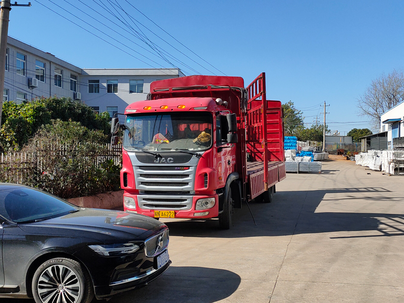 2024年12月2日鋅鋼百葉窗裝車發貨！